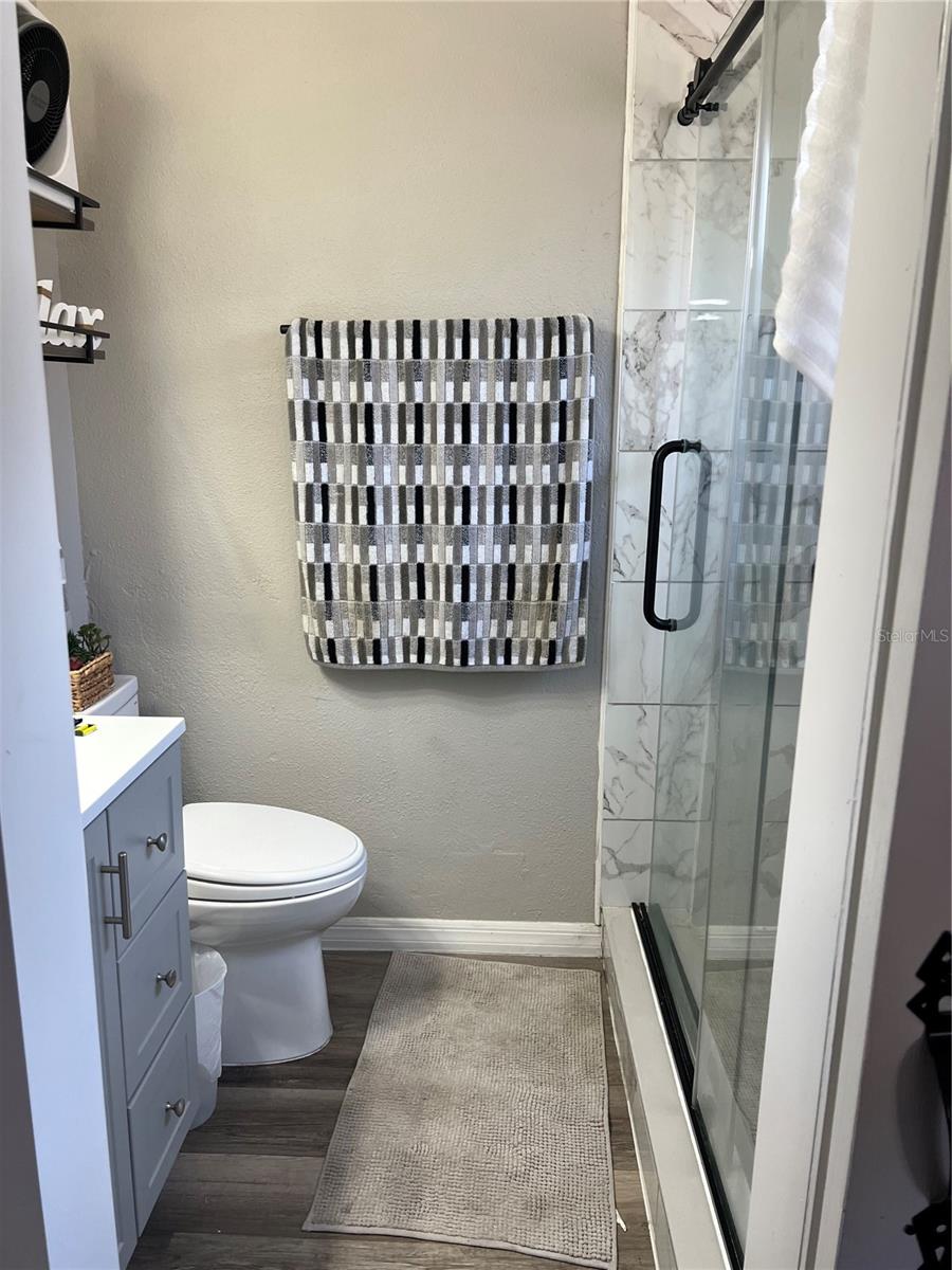 Listing photo id 19 for 2441 Dustin Circle