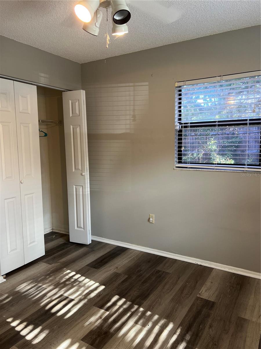 Listing photo id 20 for 2441 Dustin Circle