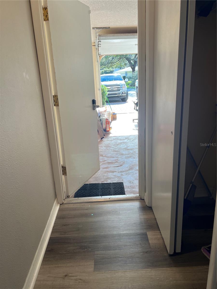 Listing photo id 34 for 2441 Dustin Circle