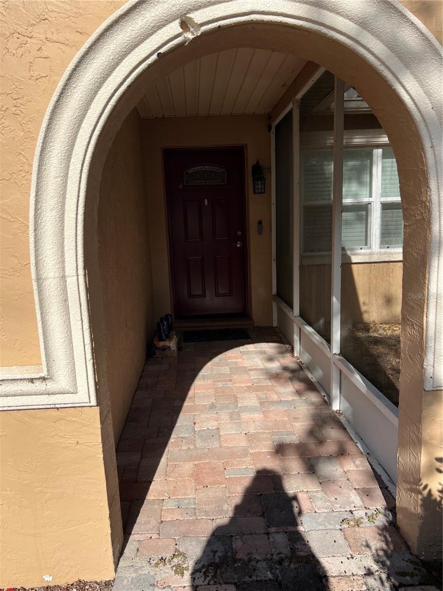 Listing photo id 2 for 2441 Dustin Circle