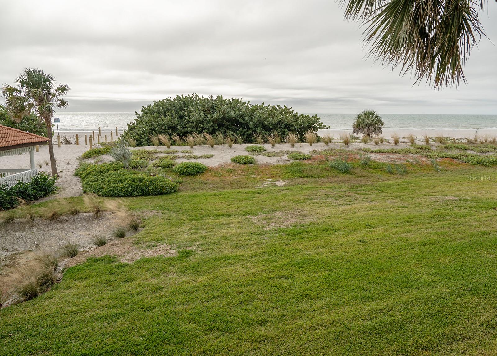 Listing photo id 30 for 7564 Bayshore Drive 202