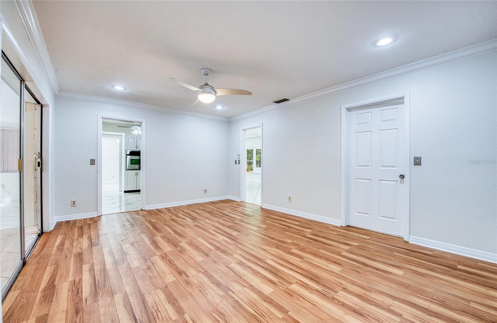 Image 10 of 48 For 1601 Idle Drive