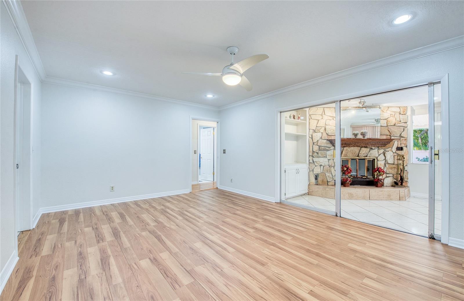 Image 11 of 48 For 1601 Idle Drive