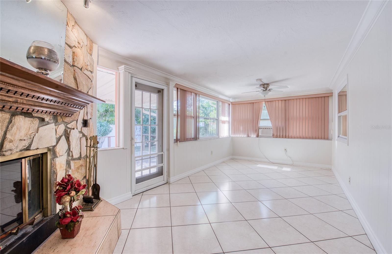 Image 14 of 48 For 1601 Idle Drive