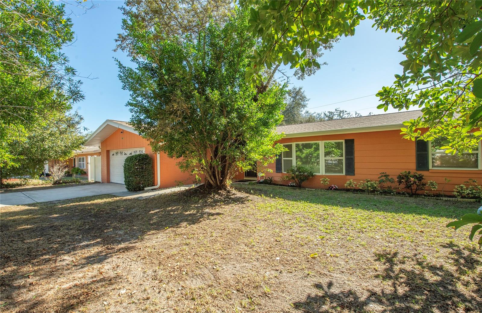 Image 2 of 48 For 1601 Idle Drive