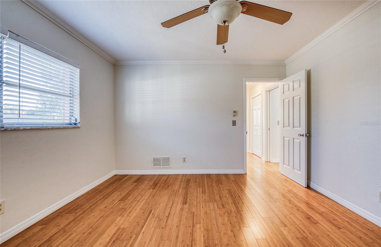 Image 25 of 48 For 1601 Idle Drive