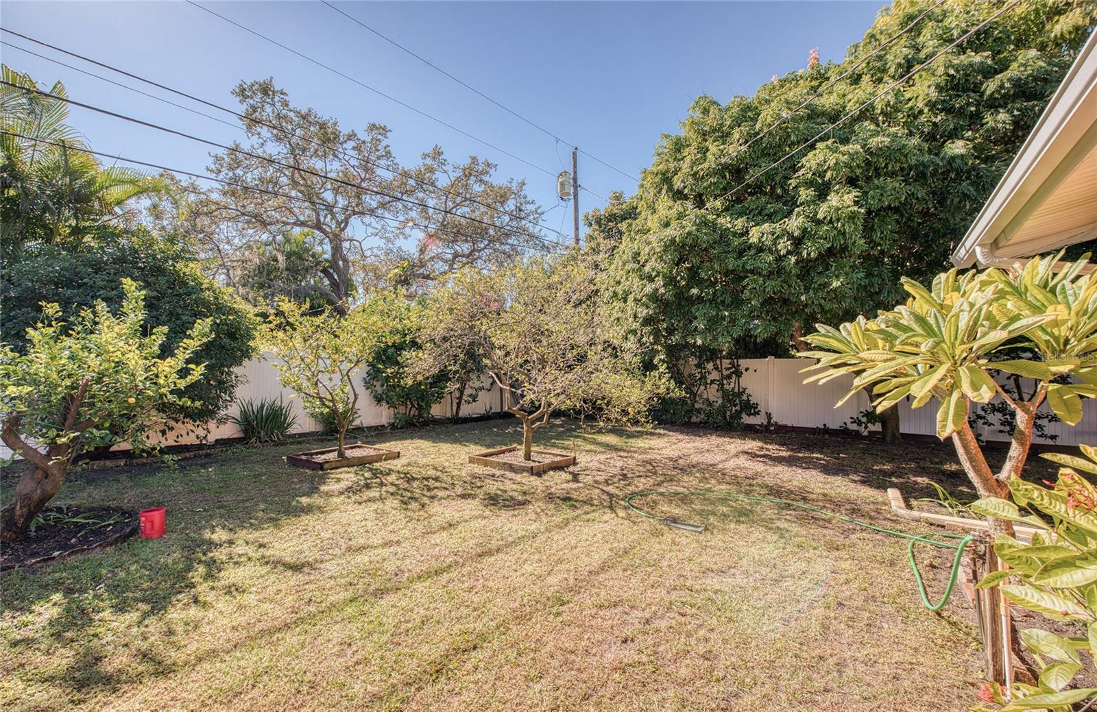 Image 36 of 48 For 1601 Idle Drive