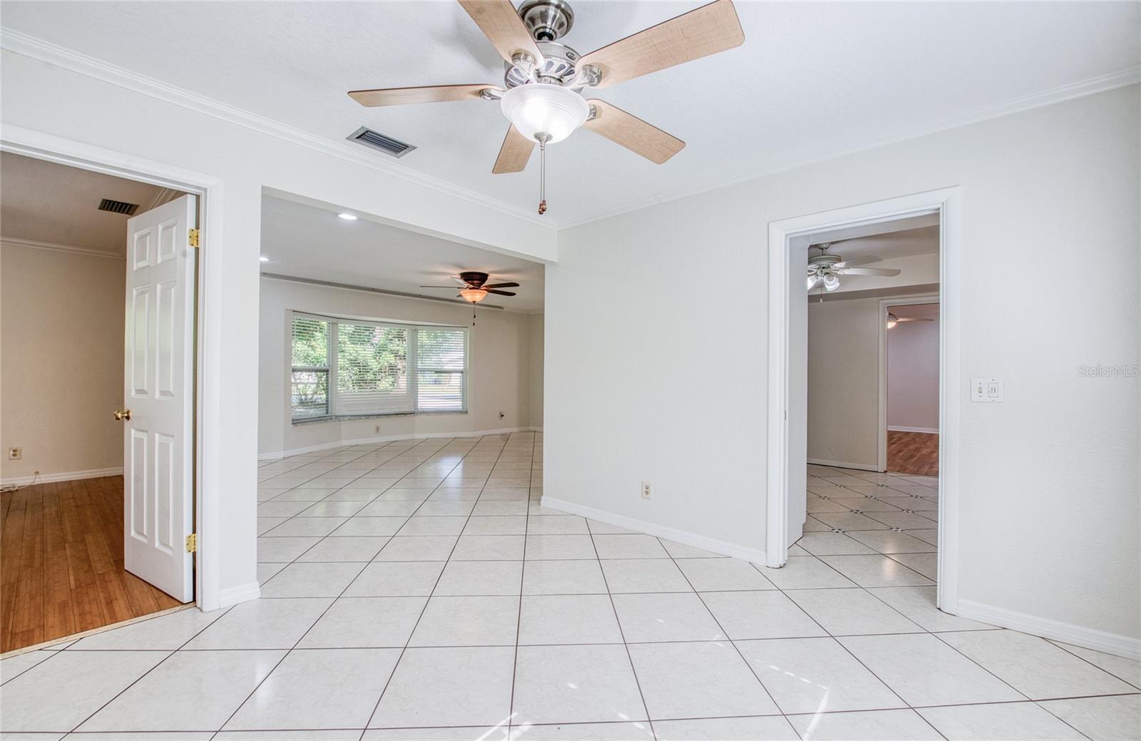 Image 9 of 48 For 1601 Idle Drive