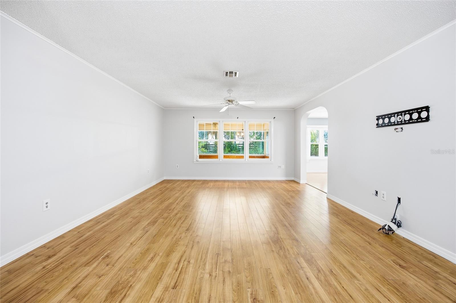 Image 7 of 39 For 5434 County Road 122n