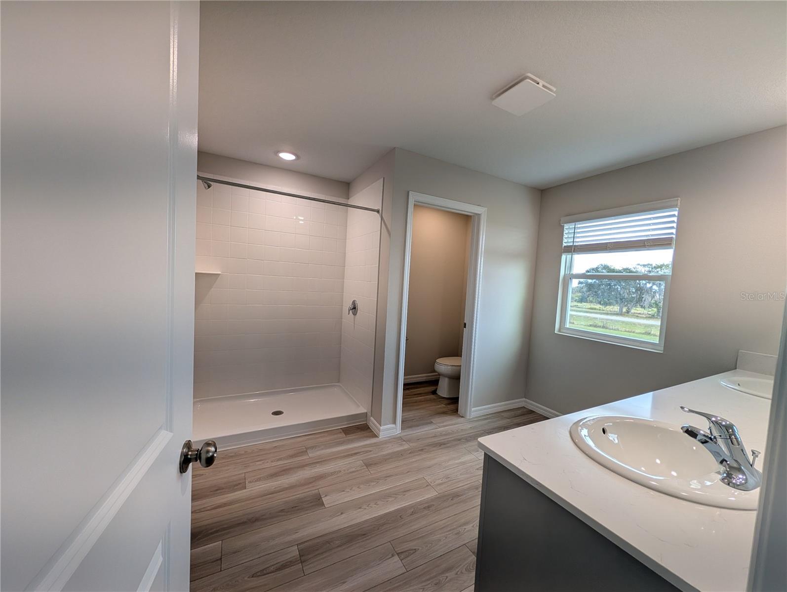 Image 14 of 27 For 36928 Sagemoor Drive