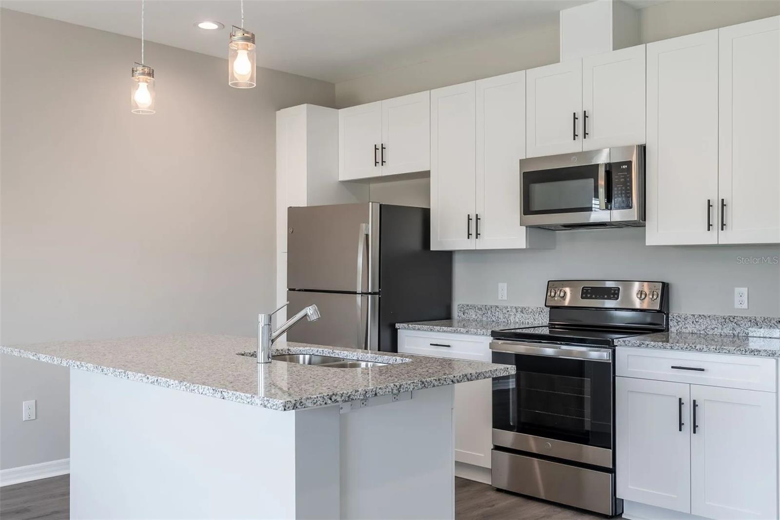 Image 6 of 24 For 2036 Silverstone Circle