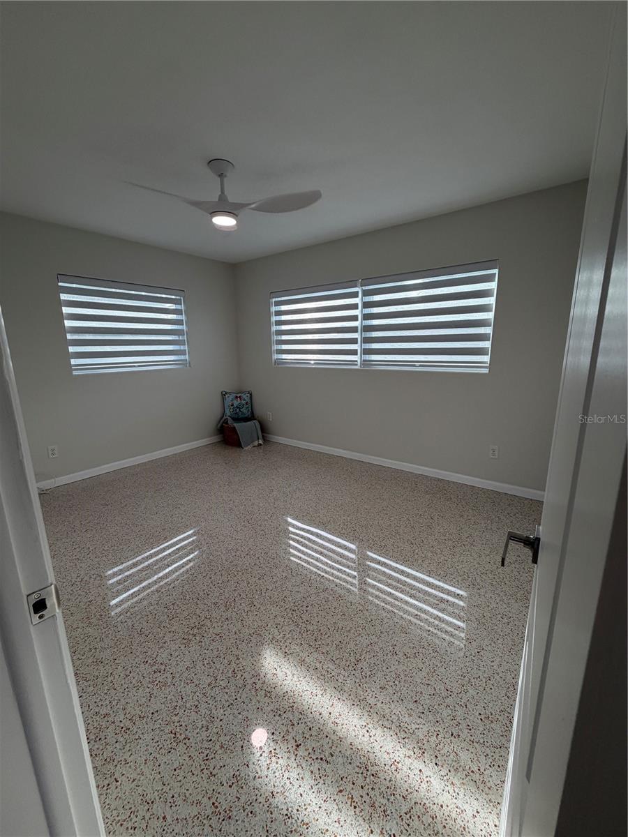 Image 10 of 65 For 87 Oakwood Drive