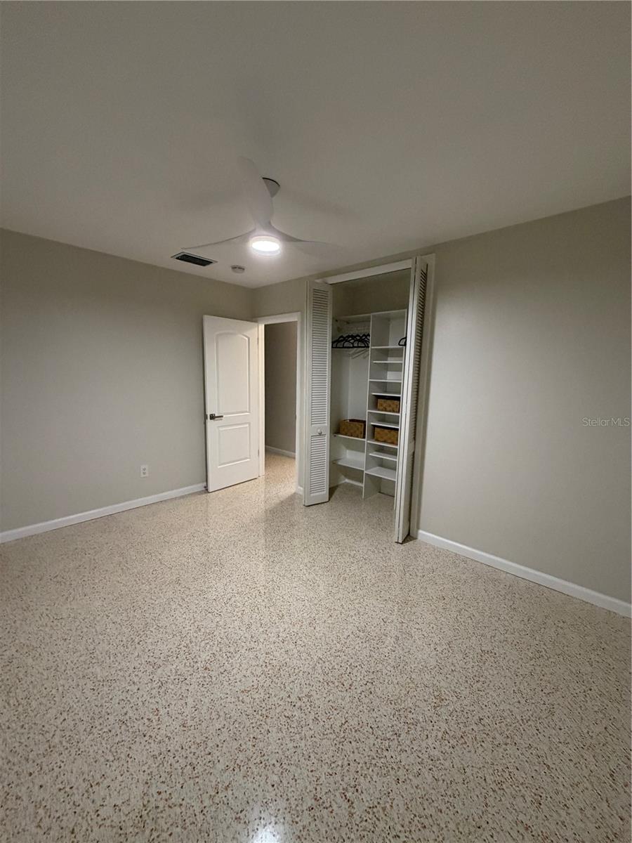 Image 11 of 65 For 87 Oakwood Drive