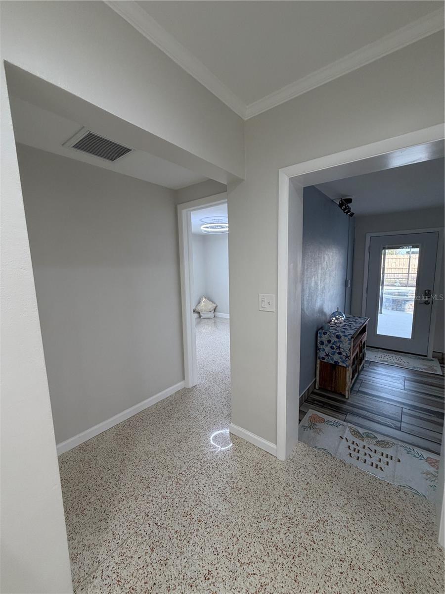 Image 29 of 65 For 87 Oakwood Drive