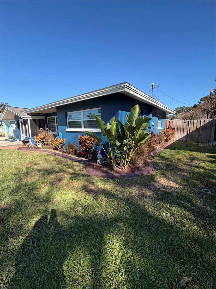 Image 3 of 65 For 87 Oakwood Drive