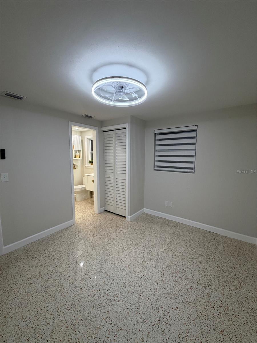 Image 31 of 65 For 87 Oakwood Drive