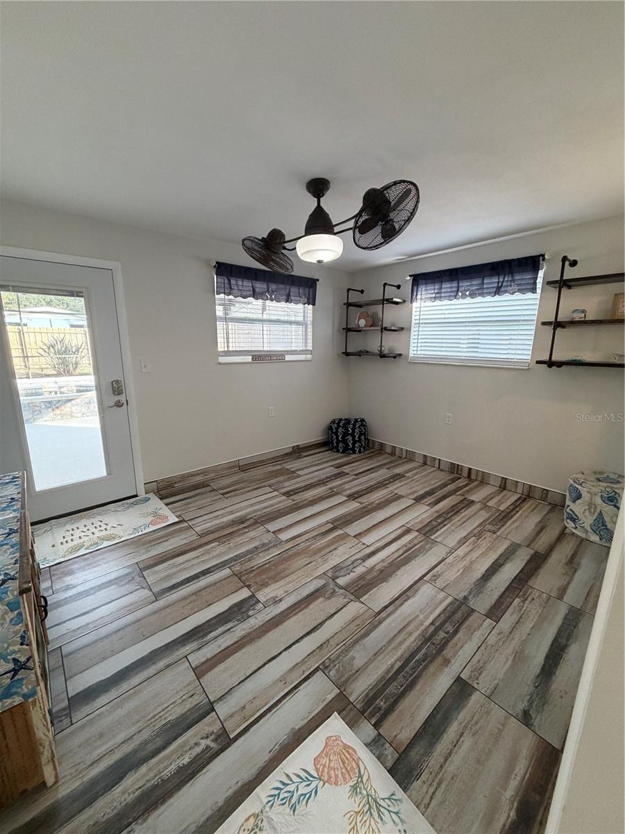 Image 40 of 65 For 87 Oakwood Drive