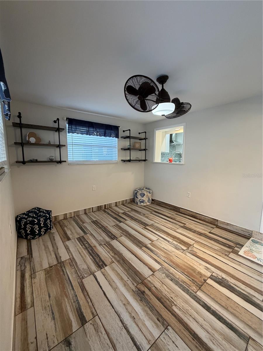 Image 41 of 65 For 87 Oakwood Drive