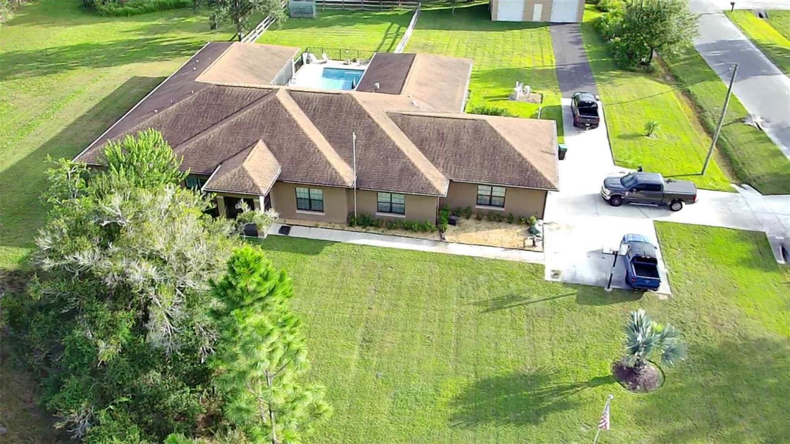 Image 2 of 33 For 3509 Coronet Avenue