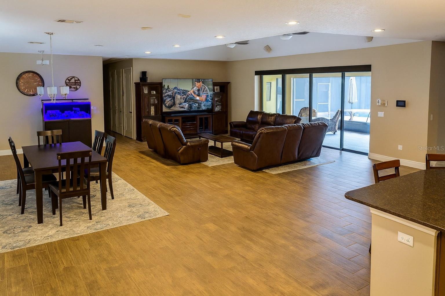 Image 4 of 33 For 3509 Coronet Avenue