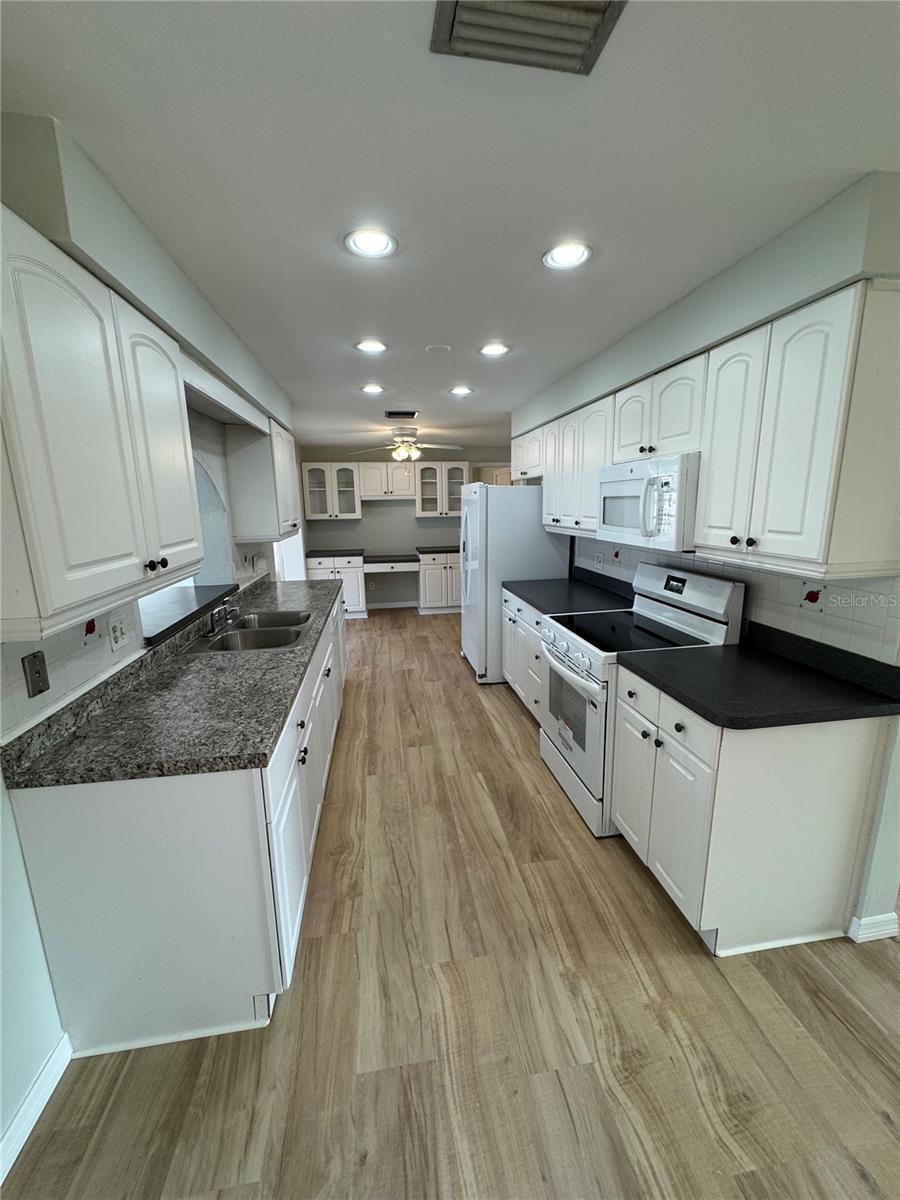 Image 4 of 15 For 1764 Thames Street