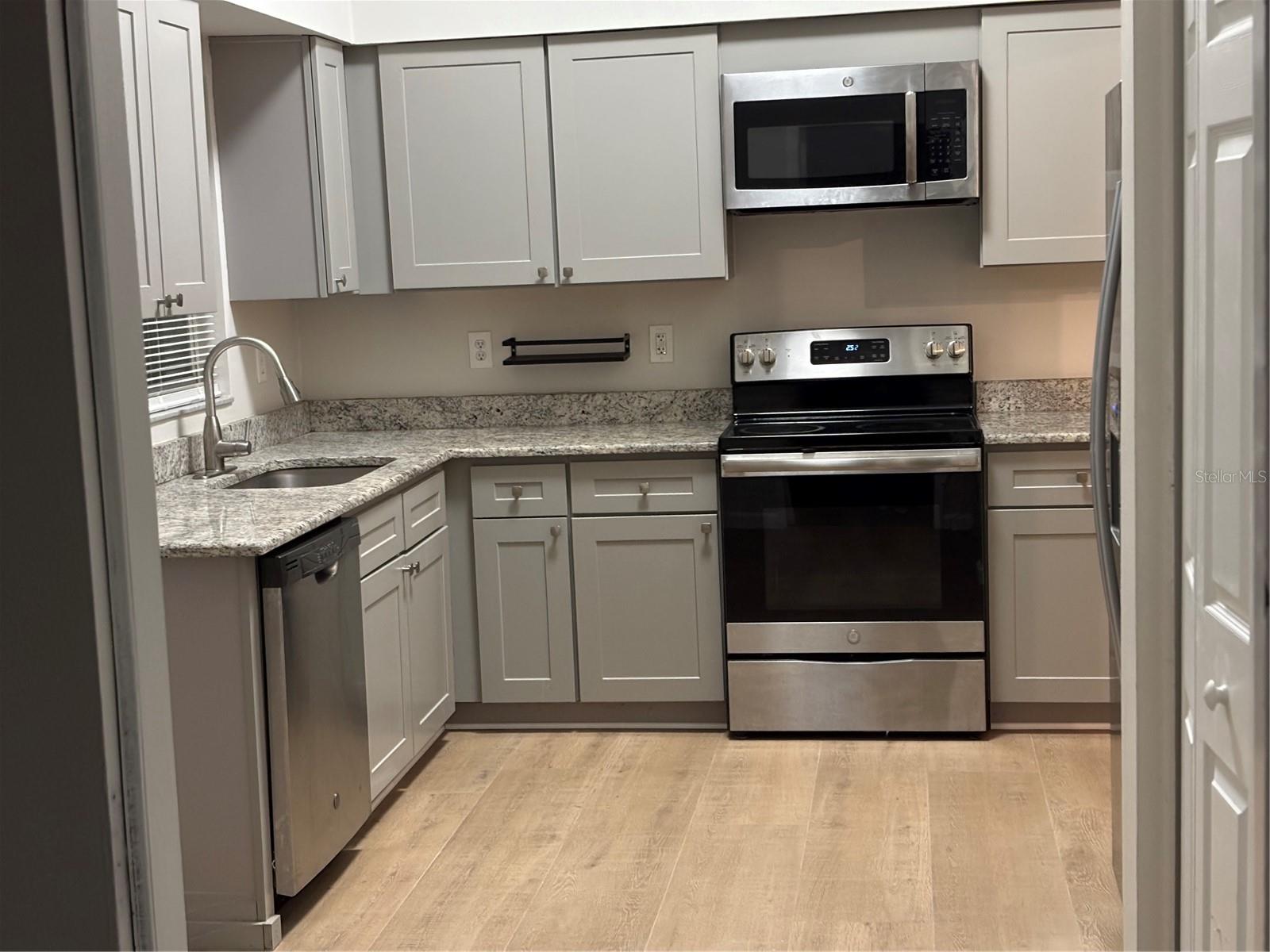 Image 4 of 39 For 11222 Clayridge Drive