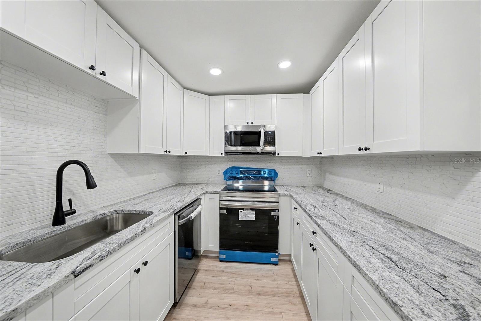 Image 8 of 26 For 2162 Barcelona Drive