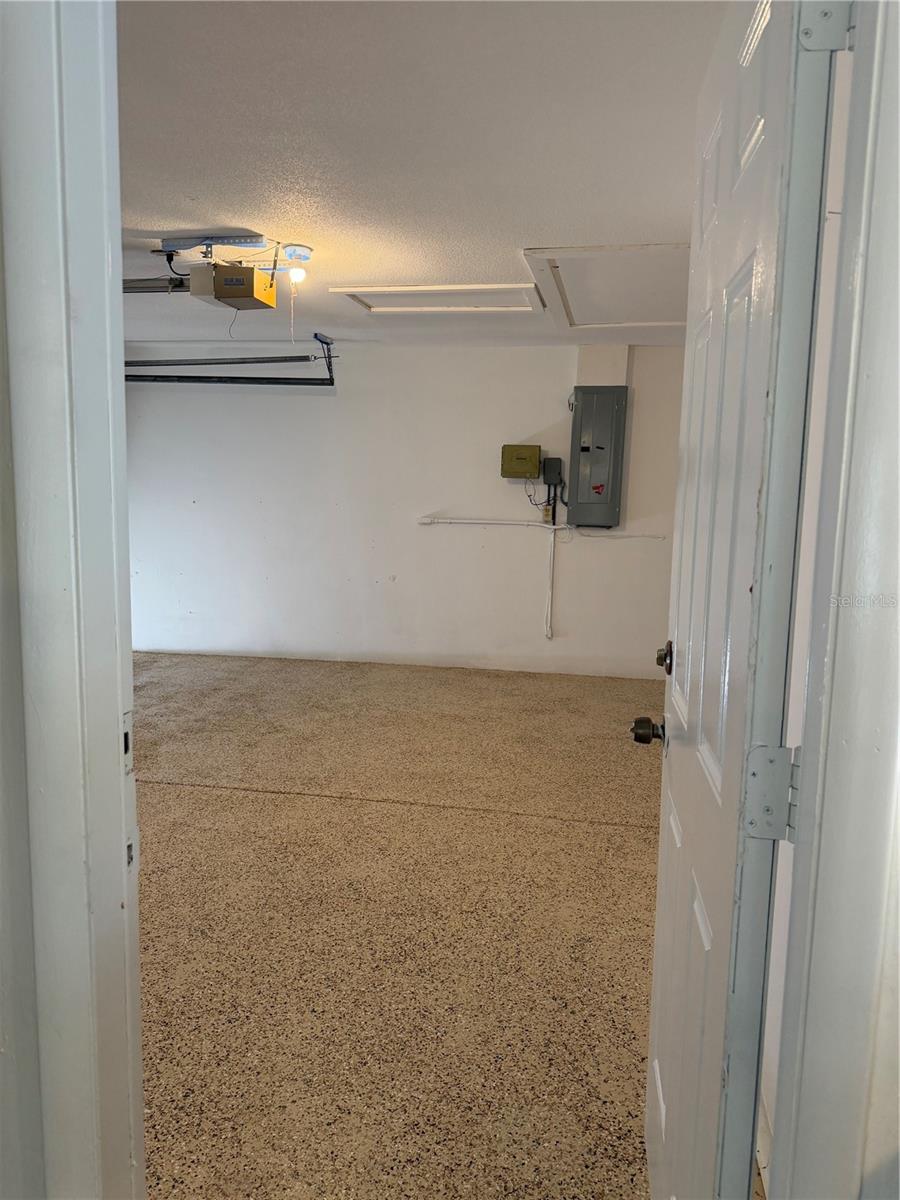 Listing photo id 8 for 2230 Albright Drive