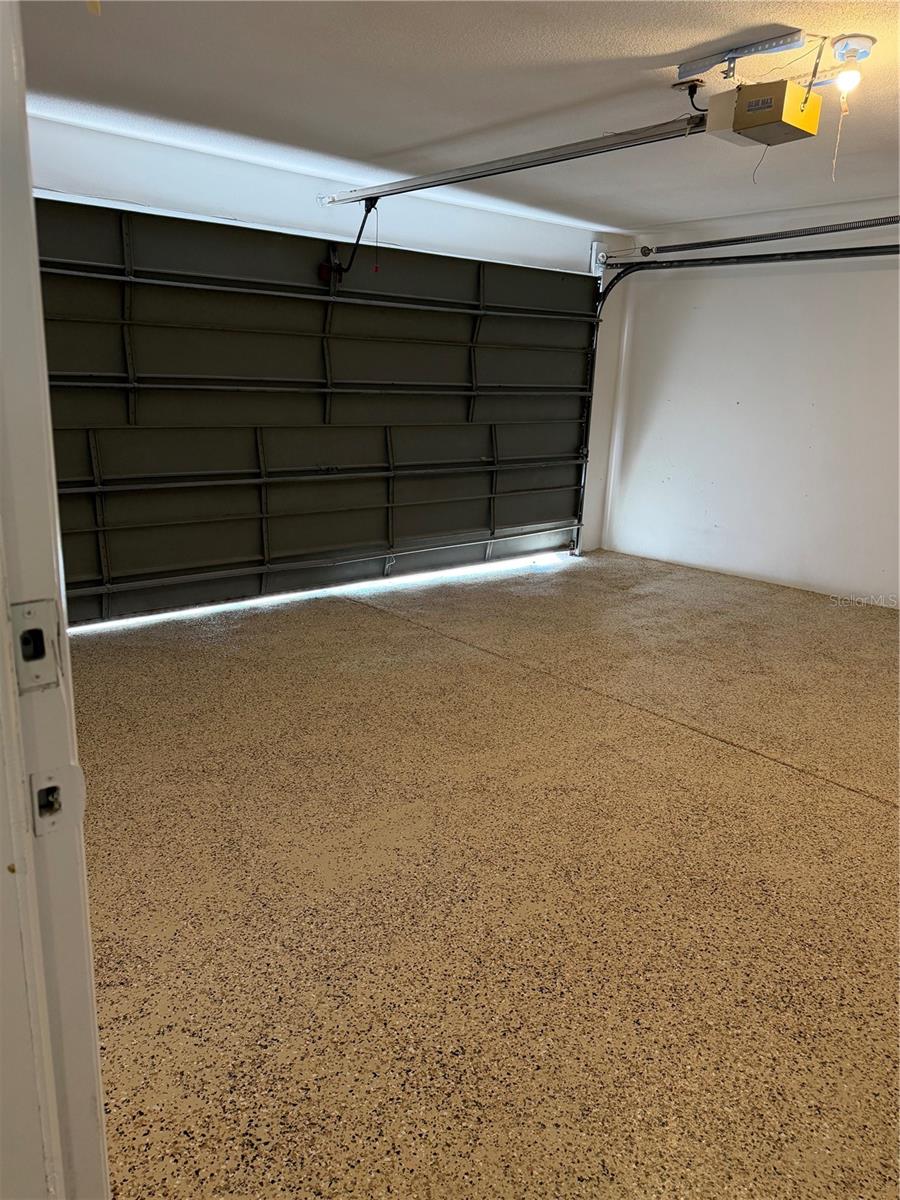 Listing photo id 9 for 2230 Albright Drive