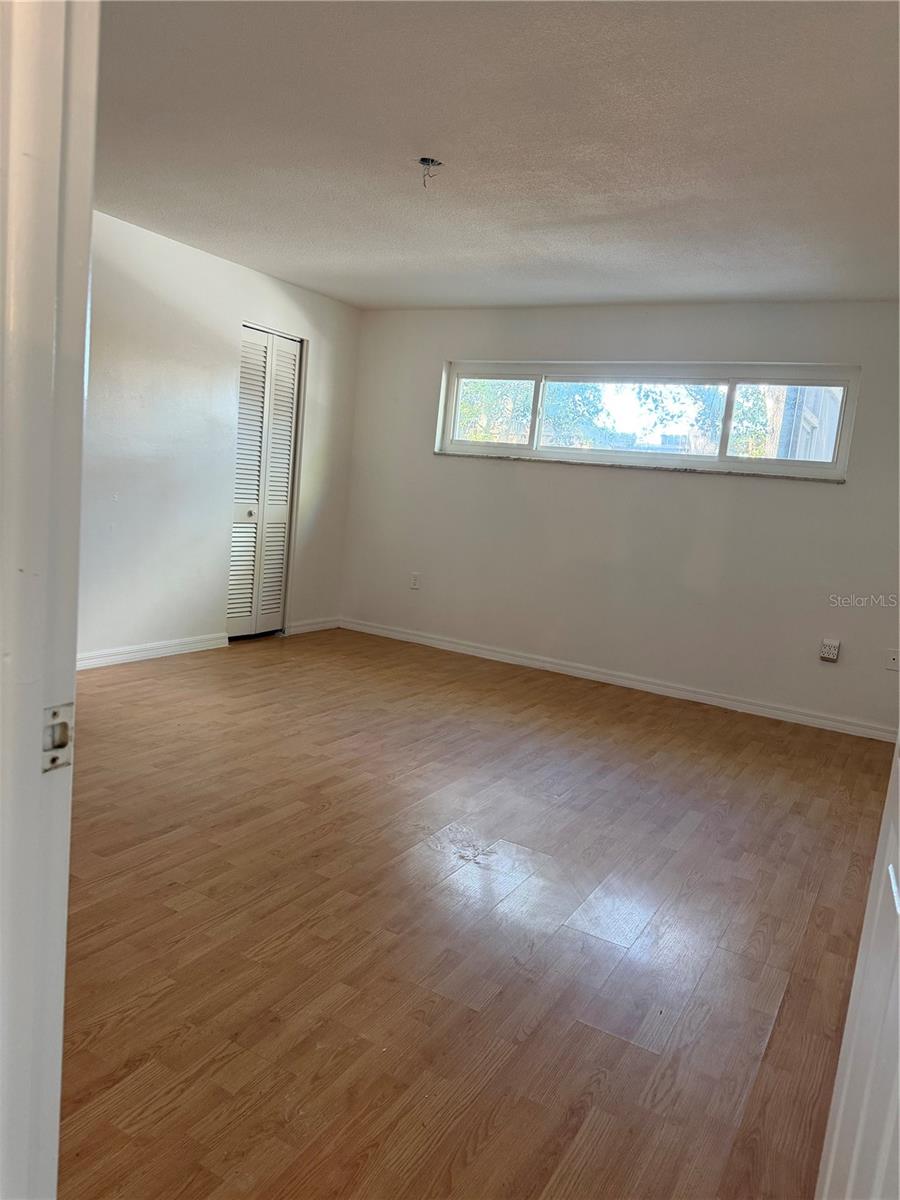 Listing photo id 17 for 2230 Albright Drive