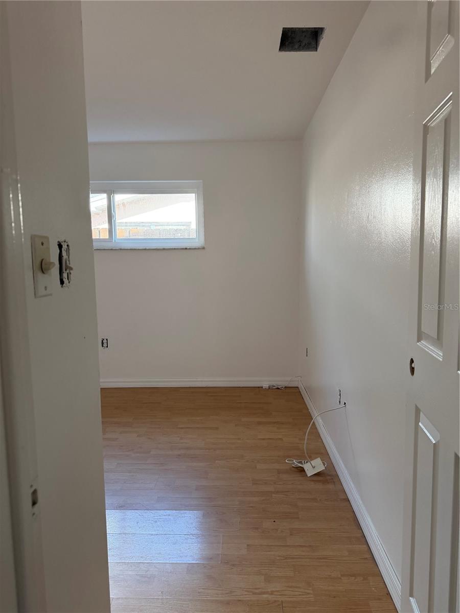 Listing photo id 23 for 2230 Albright Drive