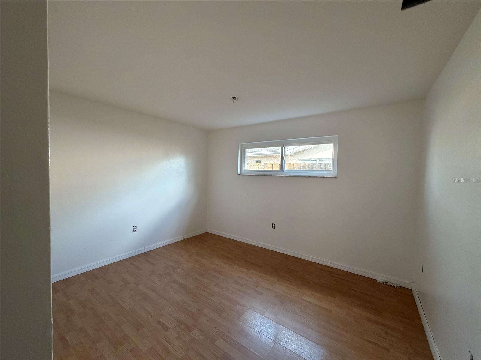 Listing photo id 24 for 2230 Albright Drive