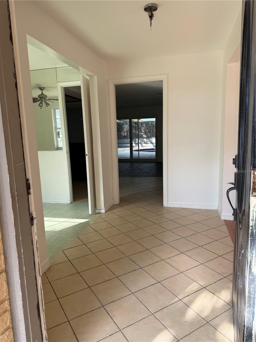 Listing photo id 1 for 2230 Albright Drive