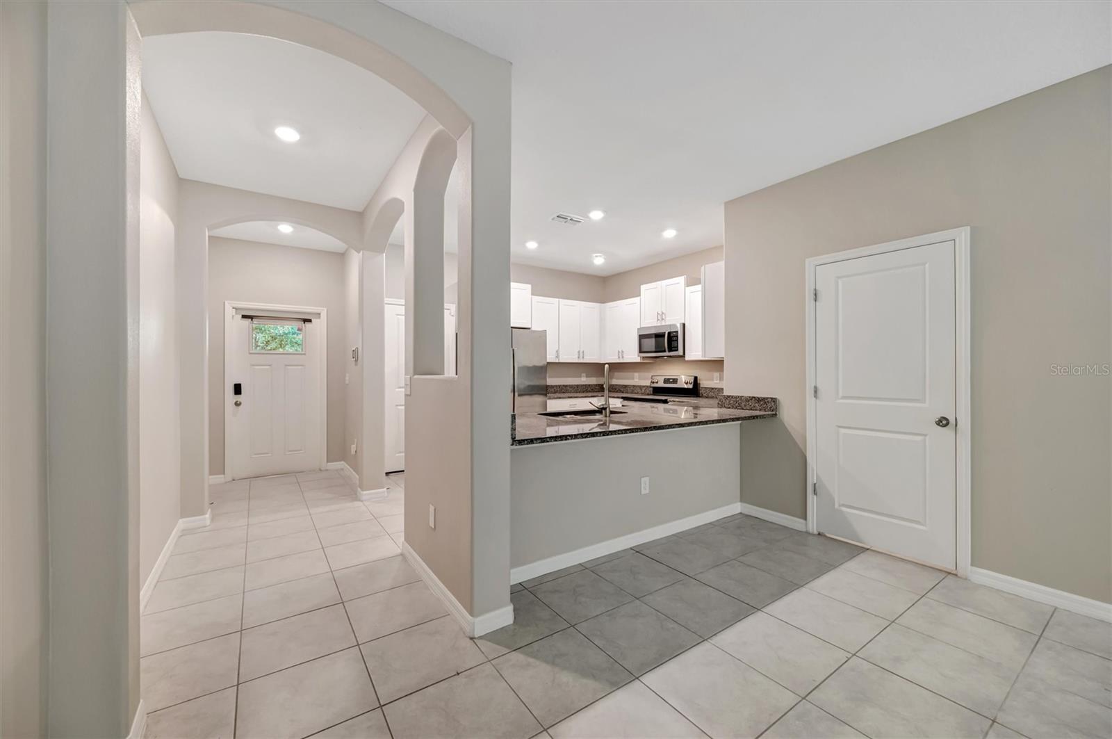 Image 11 of 46 For 607 Royal Empress Drive