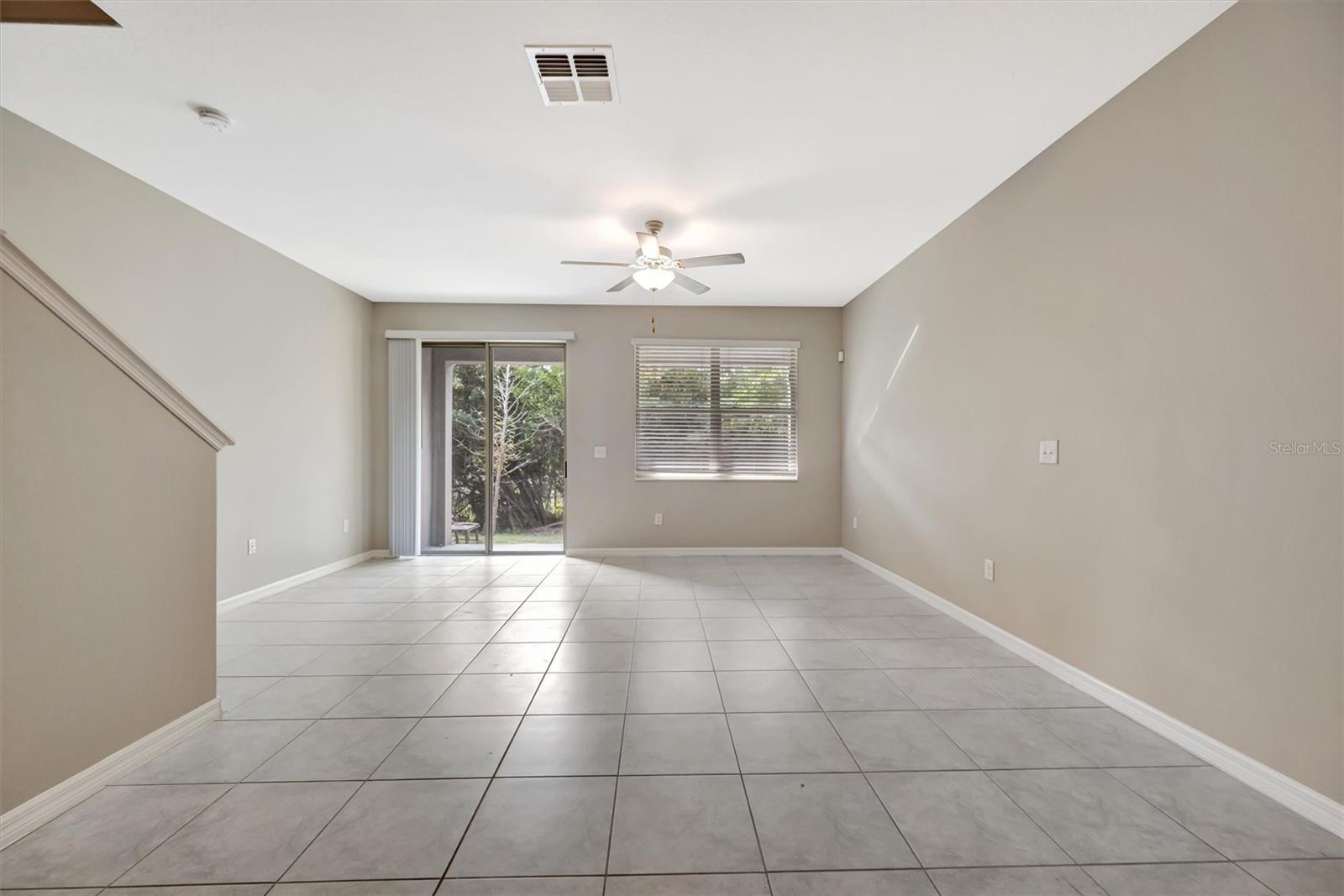 Image 17 of 46 For 607 Royal Empress Drive