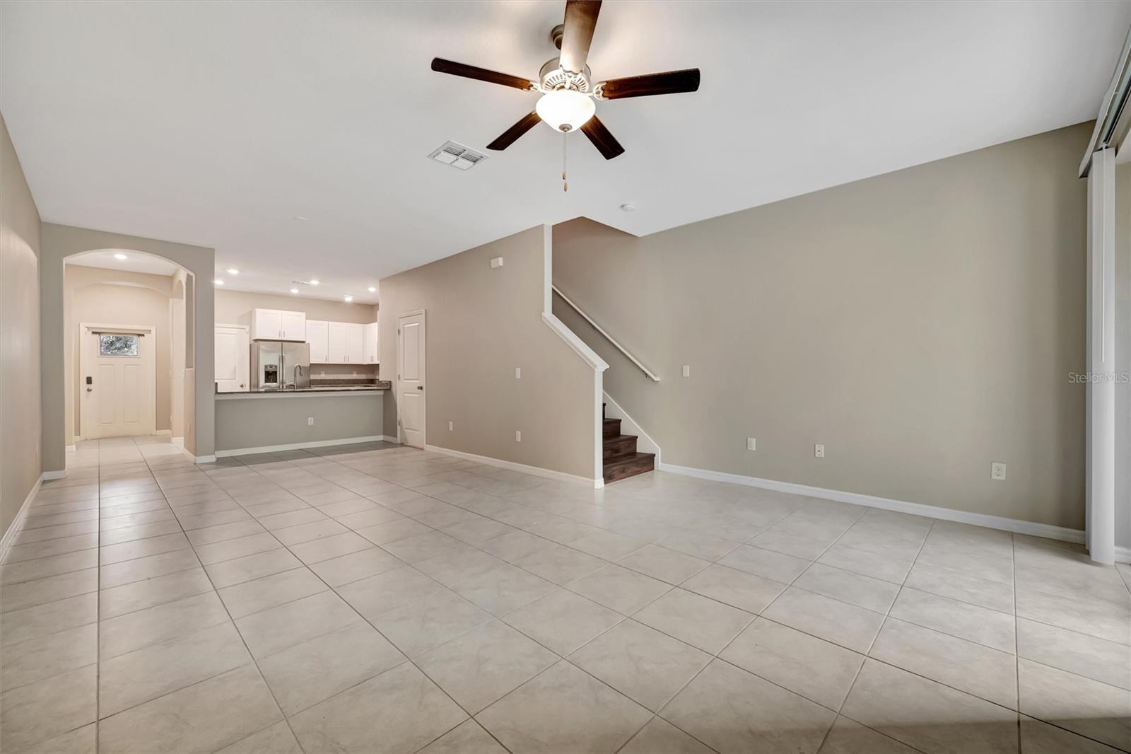 Image 19 of 46 For 607 Royal Empress Drive