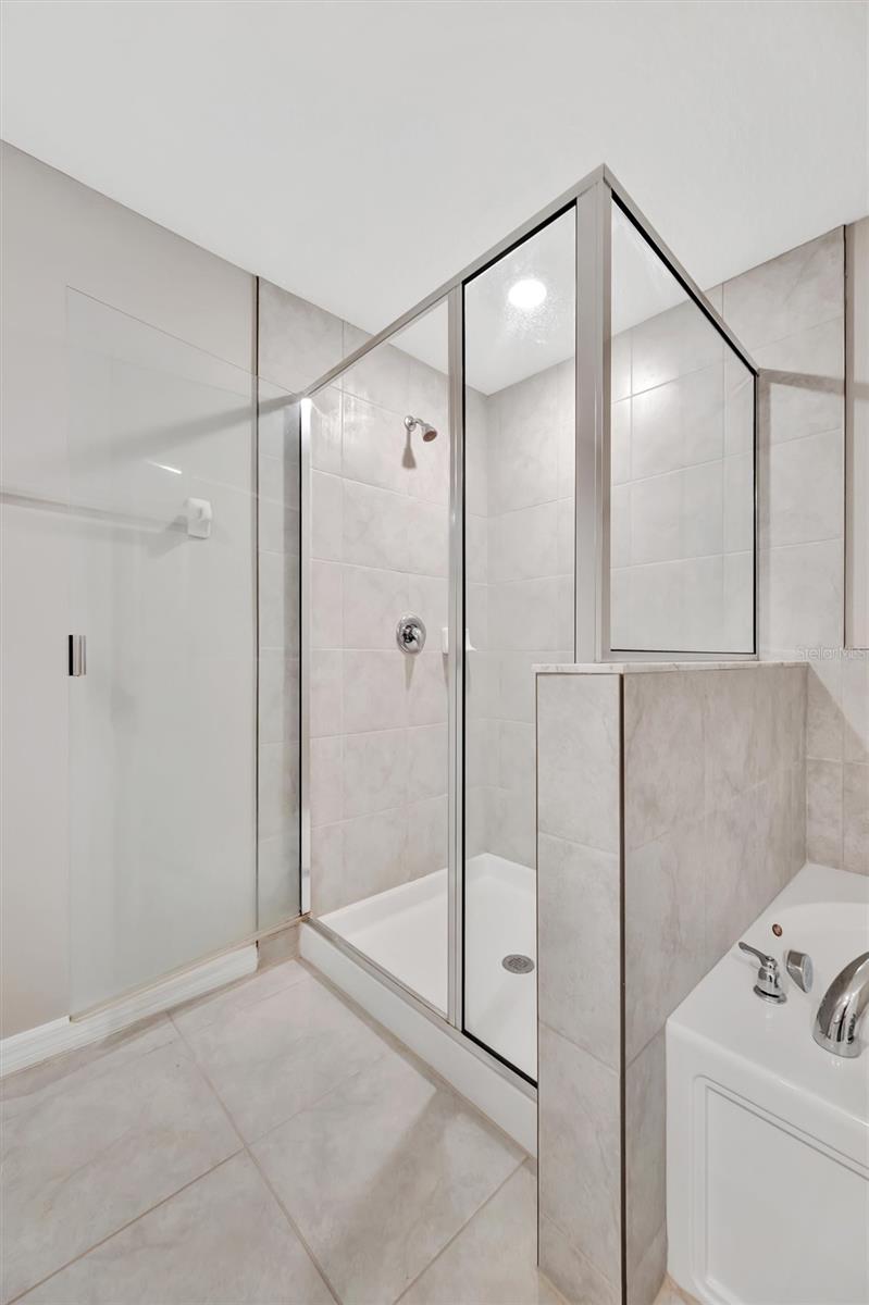 Image 26 of 46 For 607 Royal Empress Drive