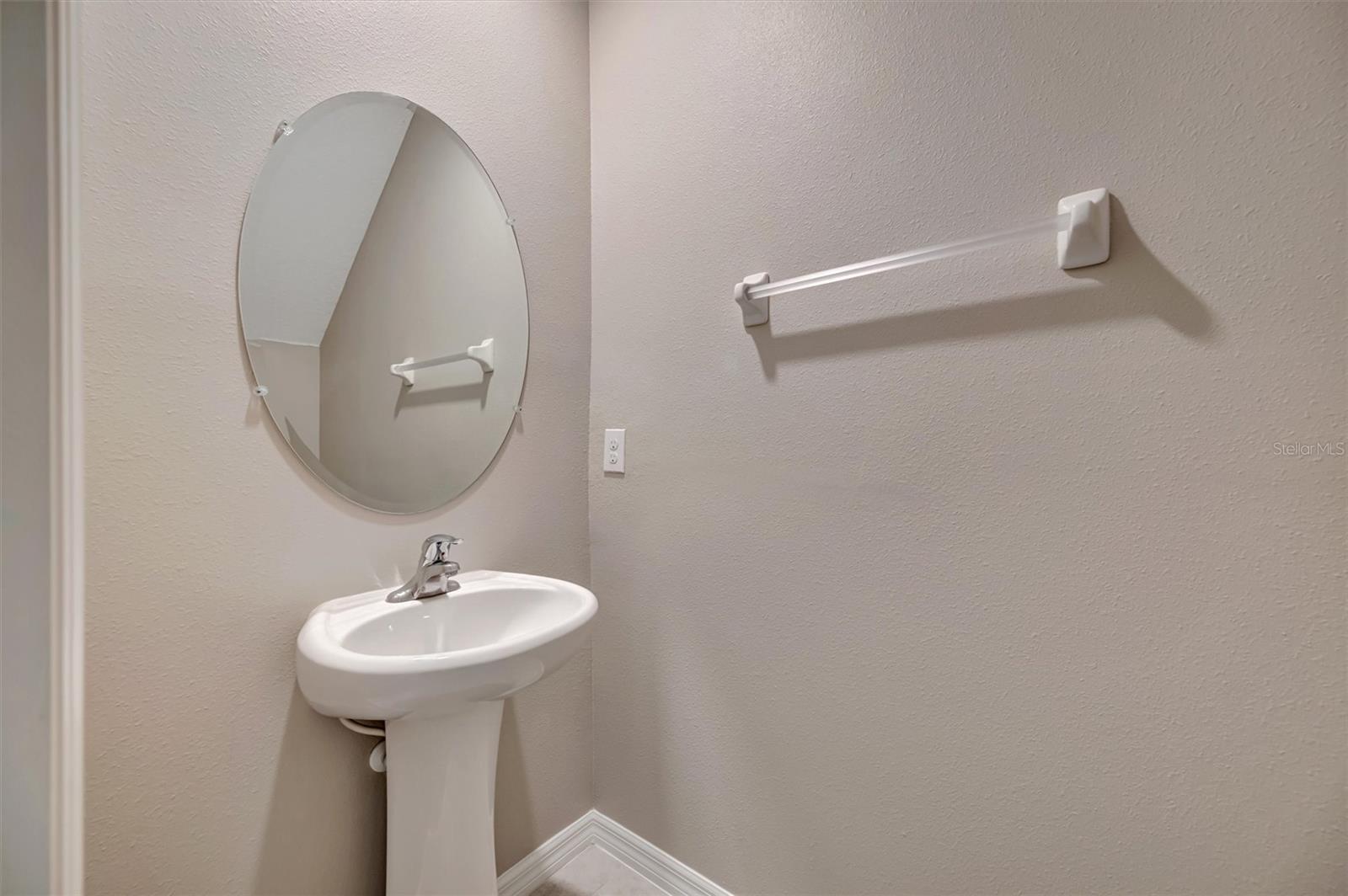 Image 39 of 46 For 607 Royal Empress Drive