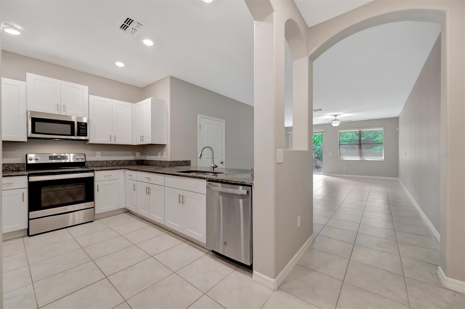 Image 4 of 46 For 607 Royal Empress Drive