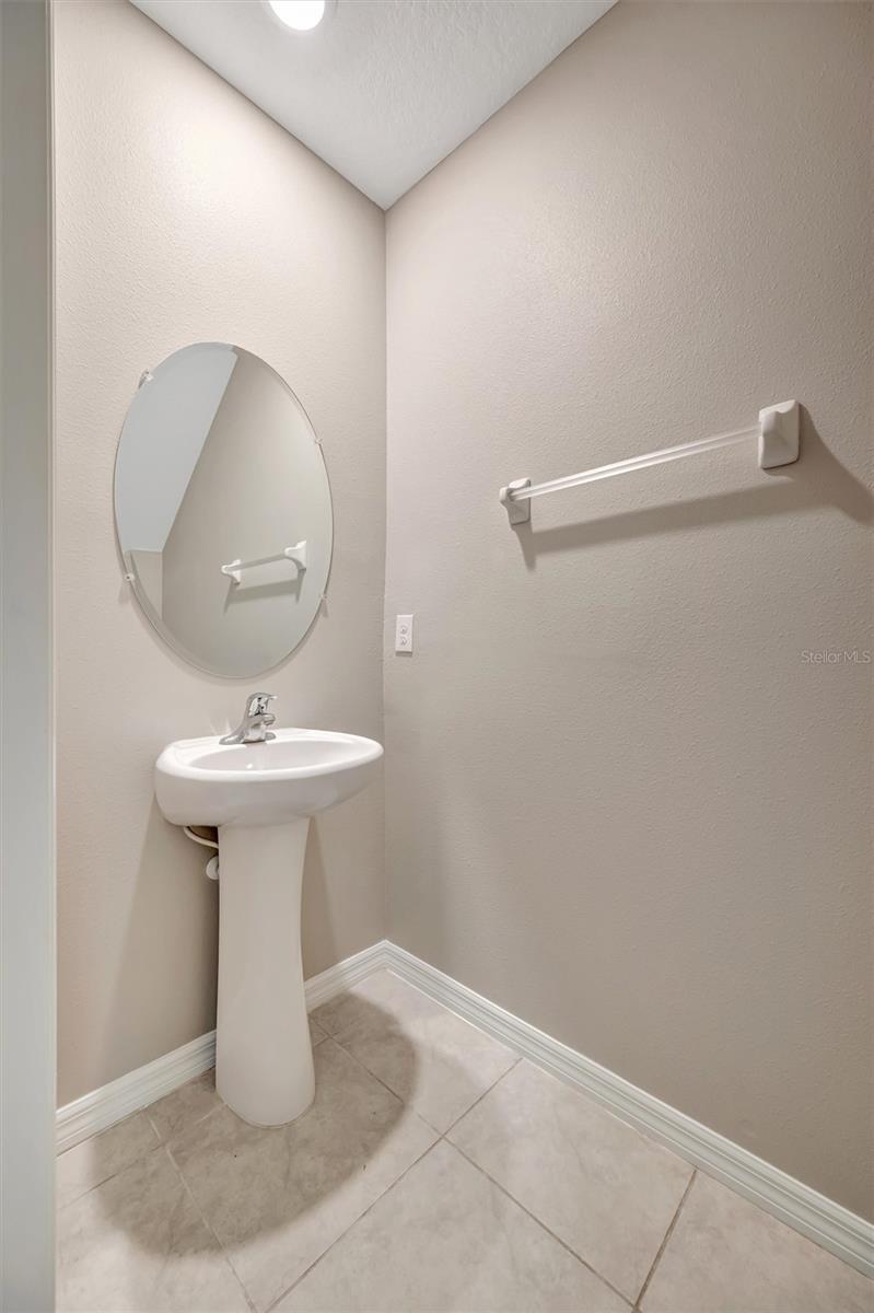 Image 40 of 46 For 607 Royal Empress Drive