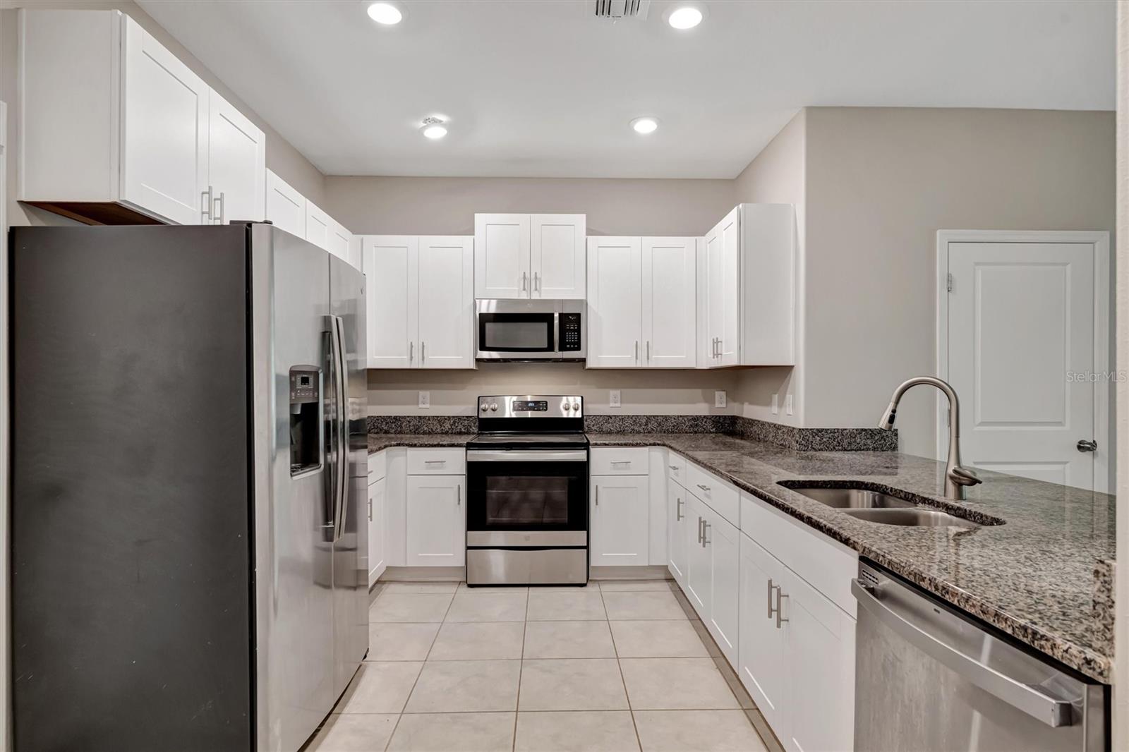 Image 6 of 46 For 607 Royal Empress Drive