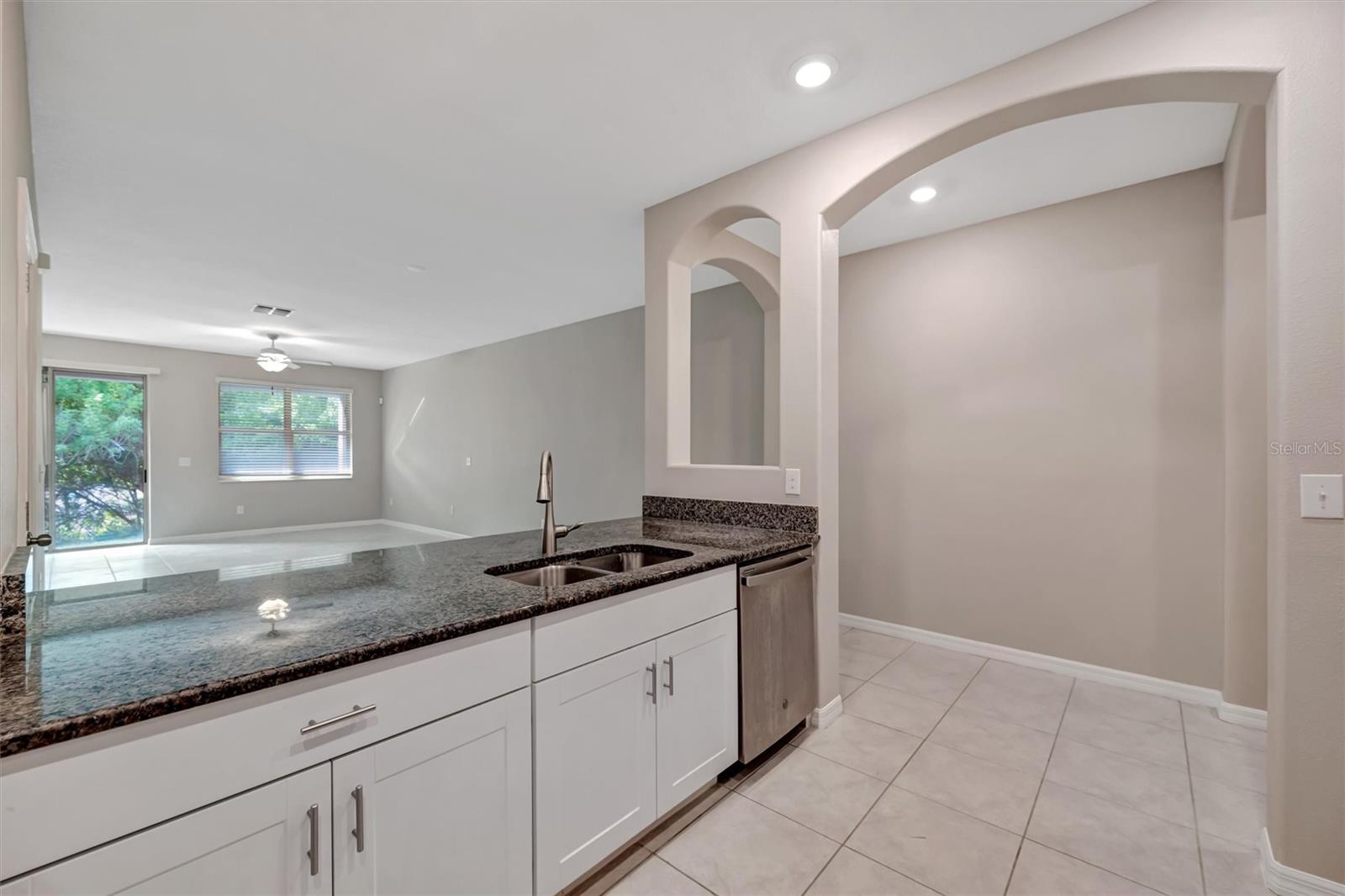 Image 8 of 46 For 607 Royal Empress Drive