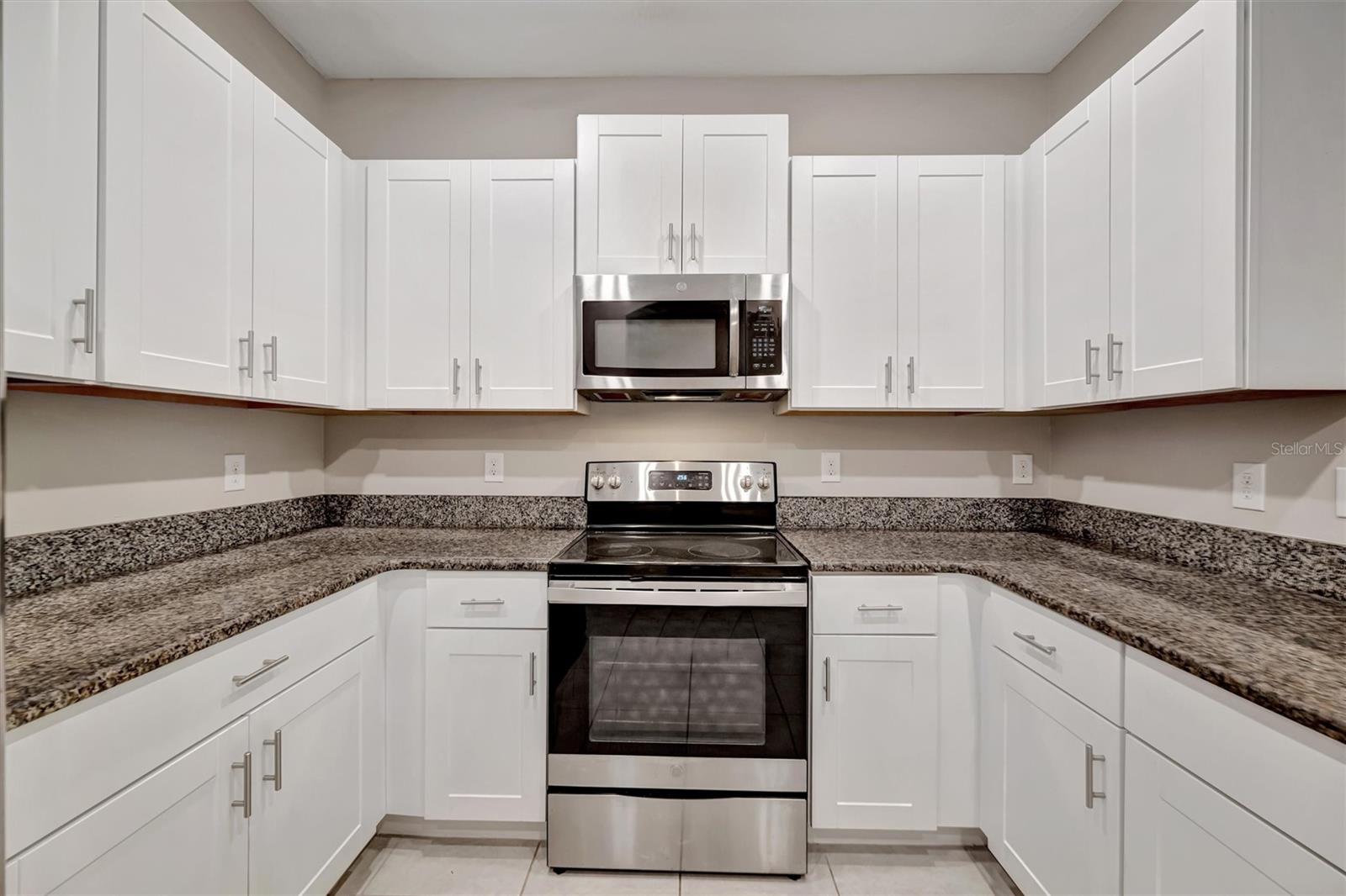 Image 9 of 46 For 607 Royal Empress Drive