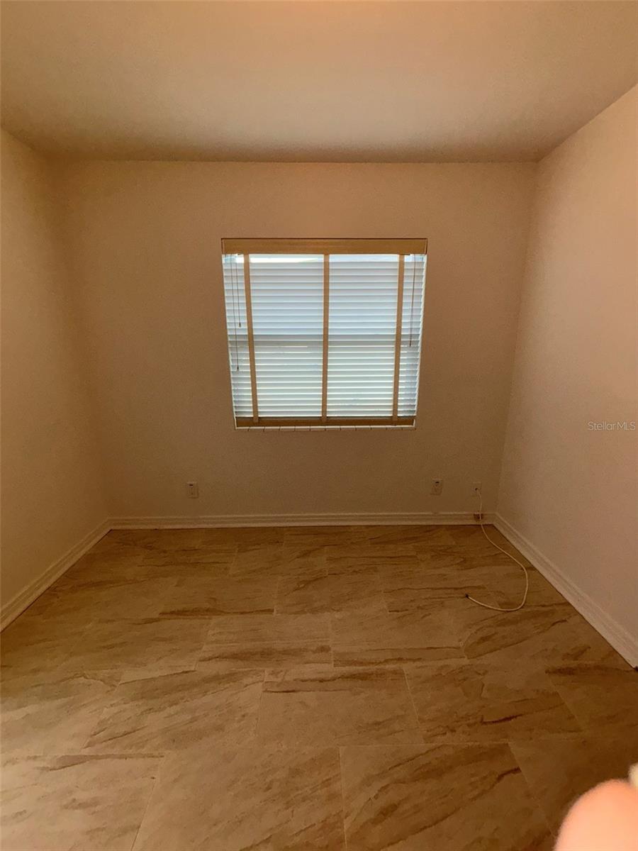 Image 16 of 17 For 1060 Iroquois Street