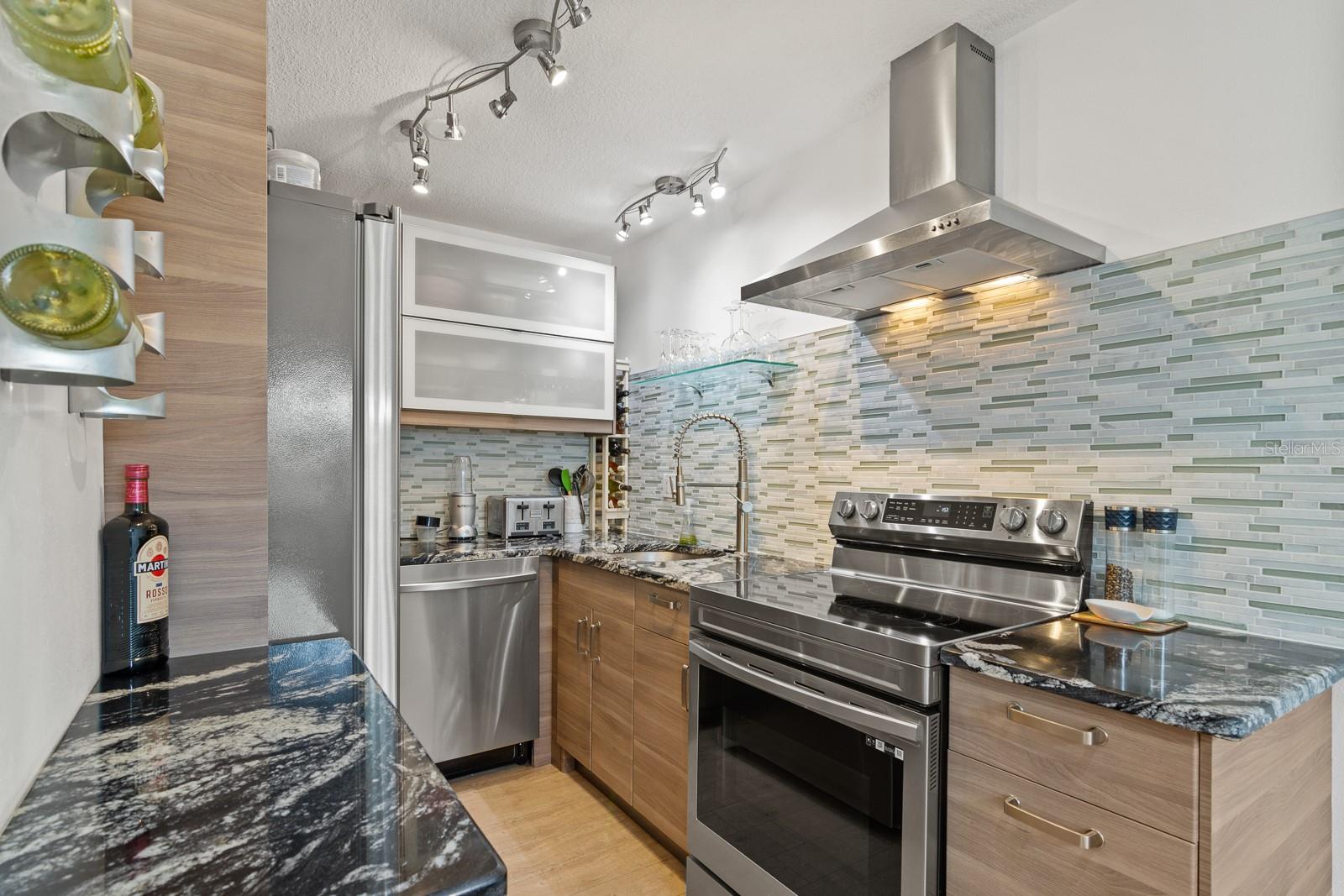 Image 16 of 68 For 5215 Coquina Key Drive Se A