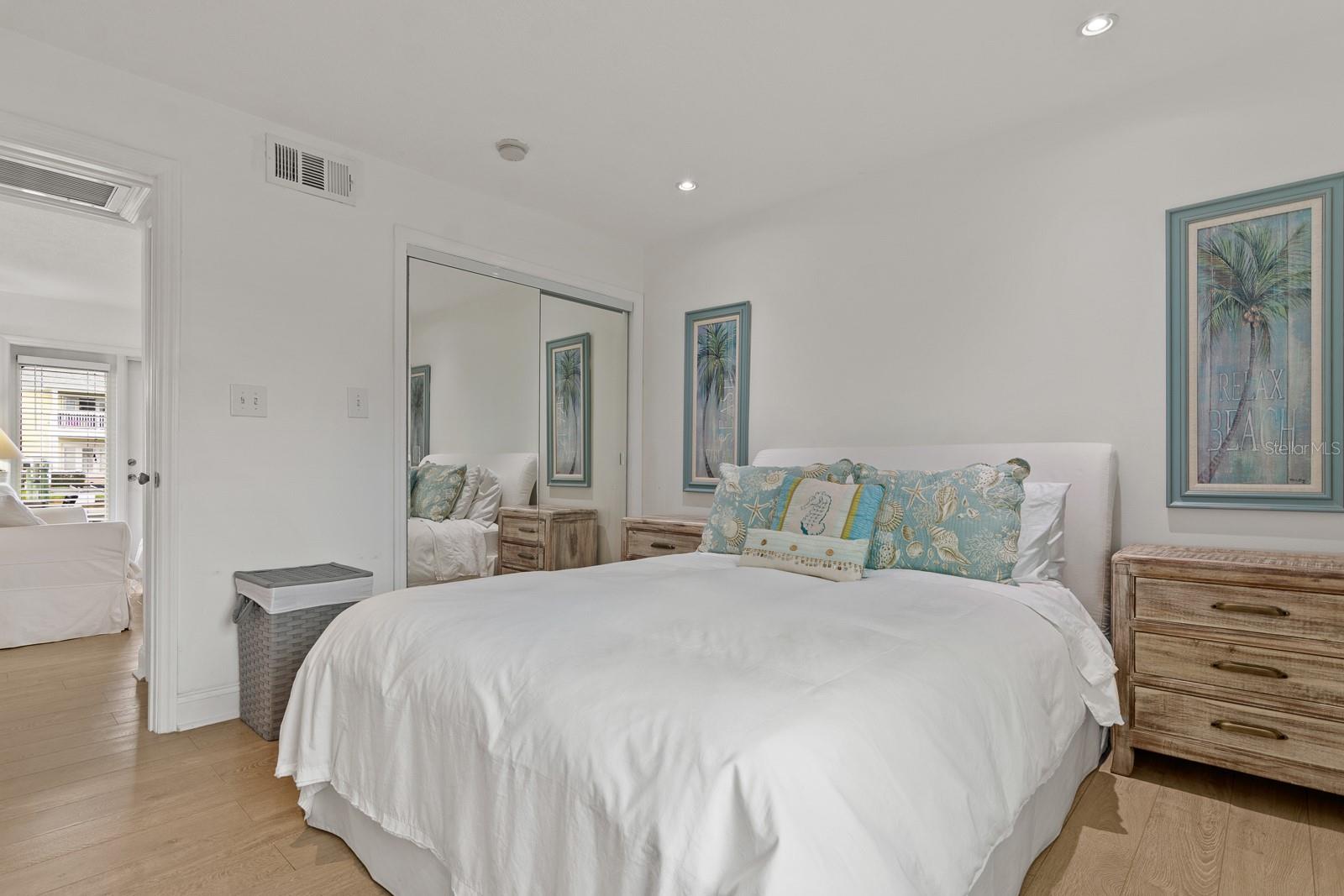 Image 23 of 68 For 5215 Coquina Key Drive Se A