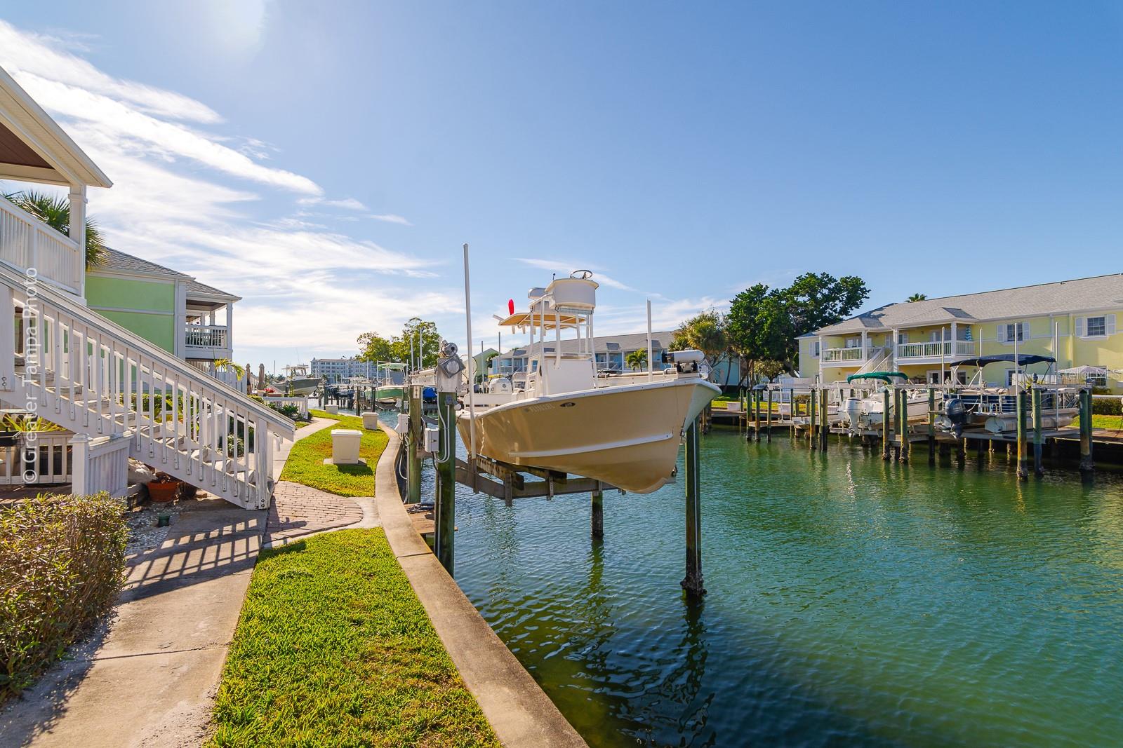 Image 4 of 68 For 5215 Coquina Key Drive Se A