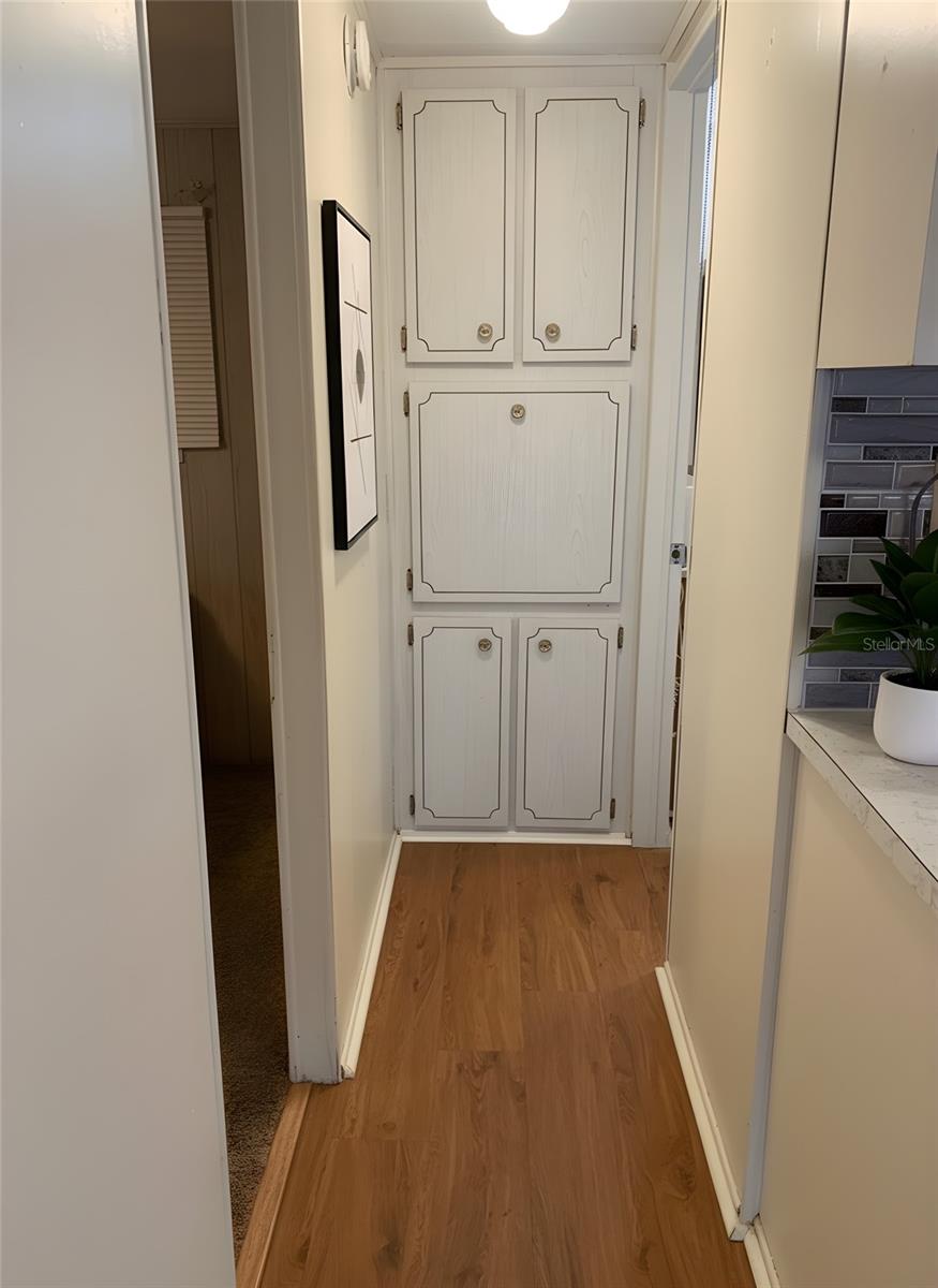 Listing photo id 4 for 7901 40th Avenue N 32