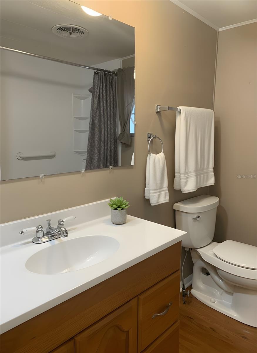 Listing photo id 6 for 7901 40th Avenue N 32