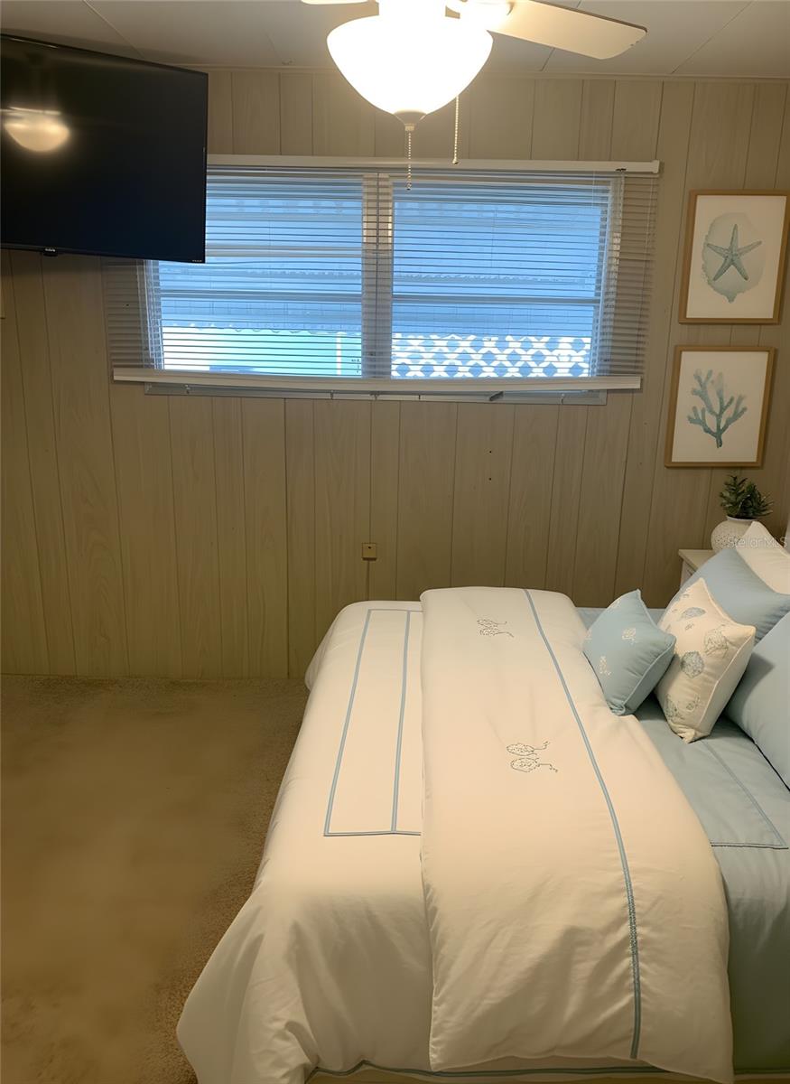 Listing photo id 7 for 7901 40th Avenue N 32